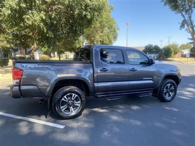 2017 Toyota Tacoma TRD Sport   - Photo 37 - Fremont, CA 94536