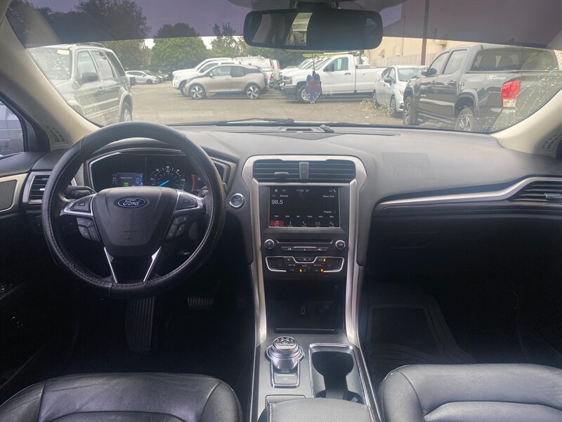 2018 Ford Fusion Hybrid SE  