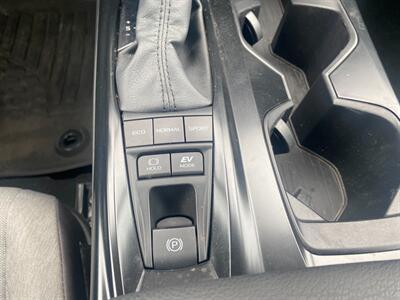 2025 Toyota Camry LE   - Photo 33 - Fremont, CA 94536