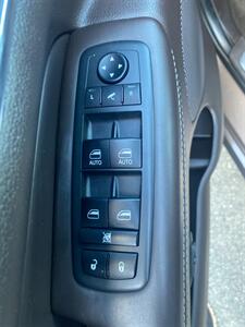 2019 Jeep Grand Cherokee Overland   - Photo 17 - Fremont, CA 94536