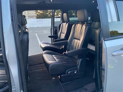 2019 Dodge Grand Caravan GT   - Photo 4 - Fremont, CA 94536