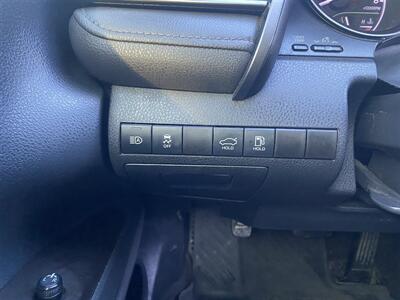 2022 Toyota Camry SE   - Photo 24 - Fremont, CA 94536