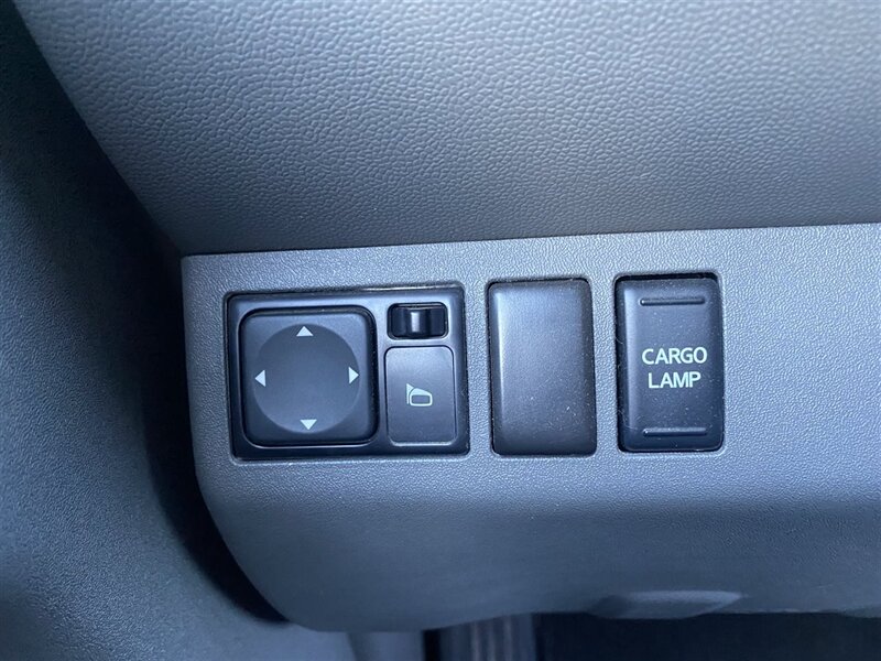 2021 Nissan Frontier SV photo 2