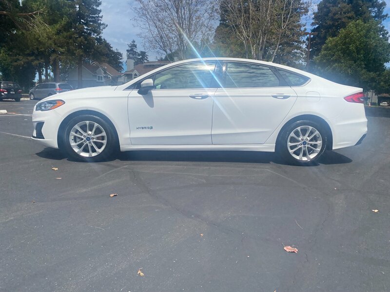 2019 Ford Fusion Hybrid SE  1 Owner