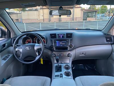 2013 Toyota Highlander Plus - Photo 2 - Fremont, CA 94536
