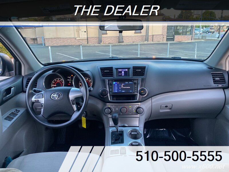 2013 Toyota Highlander Plus  