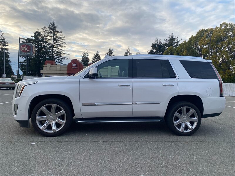 2017 Cadillac Escalade Luxury  