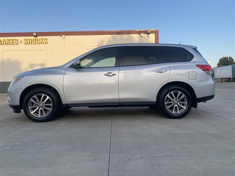 2014 Nissan Pathfinder S  1 Owner
