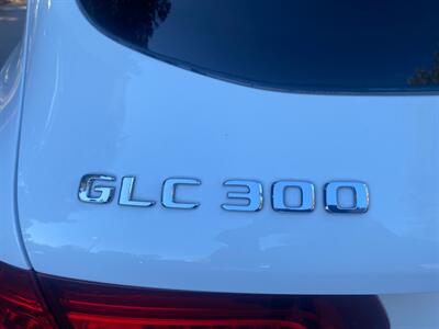 2018 Mercedes-Benz GLC 300   - Photo 8 - Fremont, CA 94536