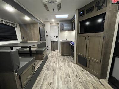 2022 VENTURE RV SONIC 231VRL   - Photo 4 - Waco, TX 76712