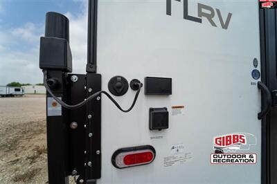 2024 TRAVEL LITE UP COUNTRY 850U   - Photo 15 - Waco, TX 76712