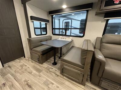 2024 VENTURE RV SPORTTREK 333VIK   - Photo 23 - Waco, TX 76712