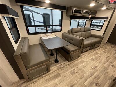 2024 VENTURE RV SPORTTREK 333VIK   - Photo 24 - Waco, TX 76712