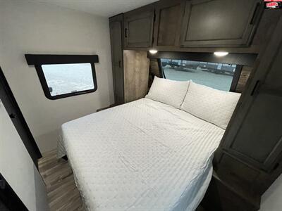 2024 VENTURE RV SPORTTREK 333VIK   - Photo 39 - Waco, TX 76712