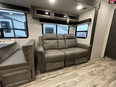 2024 VENTURE RV SPORTTREK 333VIK   - Photo 28 - Waco, TX 76712