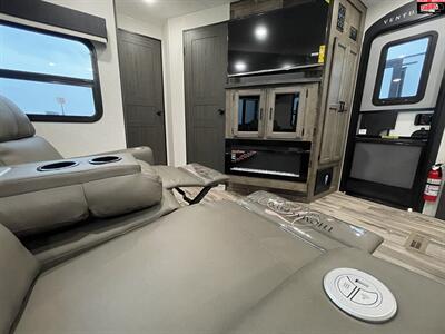 2024 VENTURE RV SPORTTREK 333VIK   - Photo 38 - Waco, TX 76712