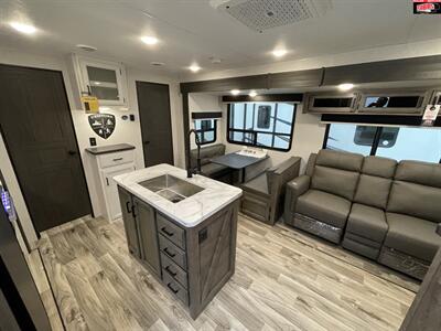 2024 VENTURE RV SPORTTREK 333VIK   - Photo 12 - Waco, TX 76712