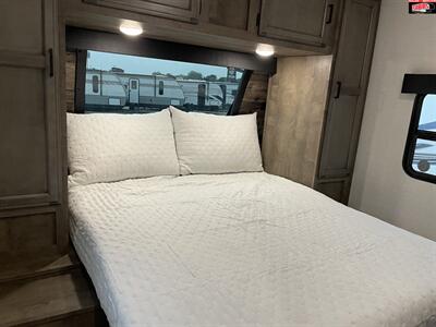 2024 VENTURE RV SPORTTREK 333VIK   - Photo 40 - Waco, TX 76712