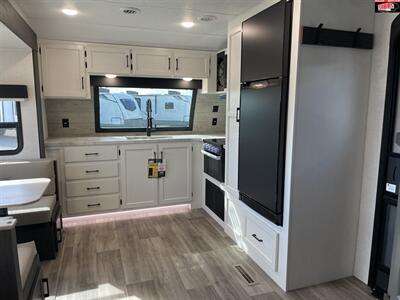 2025 VENTURE RV SPORTTREK 251VFK   - Photo 17 - Waco, TX 76712