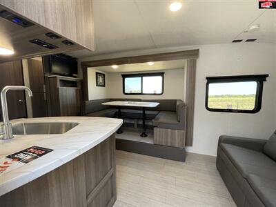 2025 VENTURE RV SONIC 220VRB   - Photo 12 - Waco, TX 76712