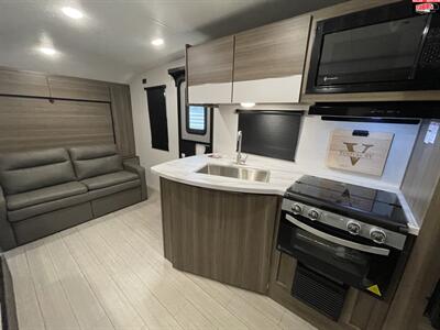 2025 VENTURE RV SONIC 220VRB   - Photo 27 - Waco, TX 76712