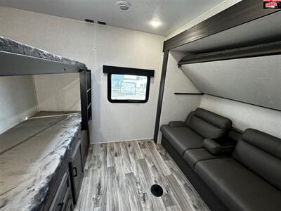 2024 VENTURE RV SPORTTREK 327VIK   - Photo 16 - Waco, TX 76712