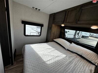 2024 VENTURE RV SPORTTREK 327VIK   - Photo 20 - Waco, TX 76712