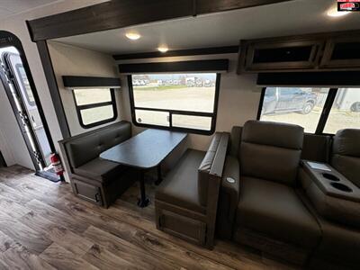 2024 VENTURE RV SPORTTREK 327VIK   - Photo 12 - Waco, TX 76712