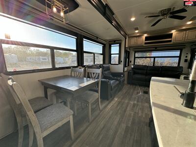 2021 KEYSTONE RV ALPINE 3650RL   - Photo 15 - Waco, TX 76712