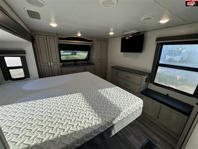 2021 KEYSTONE RV ALPINE 3650RL   - Photo 39 - Waco, TX 76712