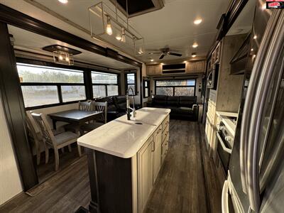 2021 KEYSTONE RV ALPINE 3650RL   - Photo 27 - Waco, TX 76712