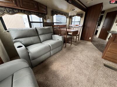 2013 KEYSTONE RV COUGAR 32SAB   - Photo 33 - Waco, TX 76712