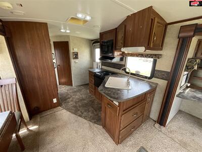 2013 KEYSTONE RV COUGAR 32SAB   - Photo 16 - Waco, TX 76712