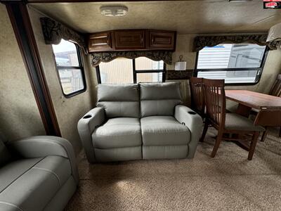 2013 KEYSTONE RV COUGAR 32SAB   - Photo 30 - Waco, TX 76712