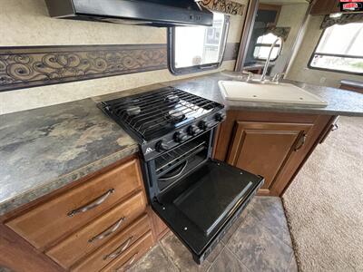 2013 KEYSTONE RV COUGAR 32SAB   - Photo 18 - Waco, TX 76712