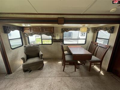 2013 KEYSTONE RV COUGAR 32SAB   - Photo 10 - Waco, TX 76712