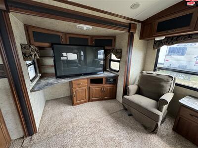 2013 KEYSTONE RV COUGAR 32SAB   - Photo 32 - Waco, TX 76712