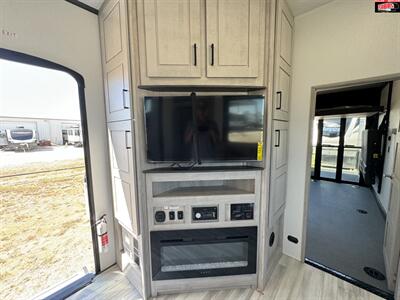 2025 KEYSTONE RV IMPACT 415   - Photo 16 - Waco, TX 76712