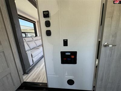 2025 KEYSTONE RV IMPACT 415   - Photo 25 - Waco, TX 76712