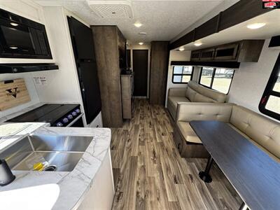 2024 VENTURE RV SPORTTREK 332VBH   - Photo 9 - Waco, TX 76712