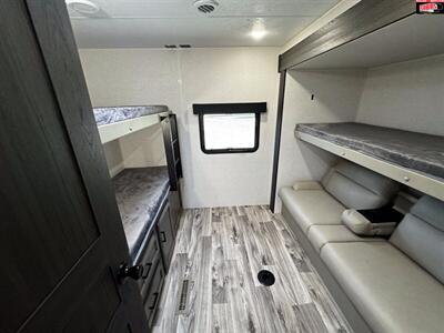 2024 VENTURE RV SPORTTREK 332VBH   - Photo 21 - Waco, TX 76712