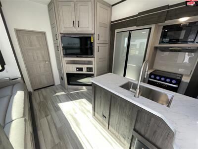 2025 KEYSTONE RV IMPACT 367   - Photo 20 - Waco, TX 76712