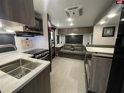 2025 VENTURE RV SONIC 231VRL   - Photo 21 - Waco, TX 76712