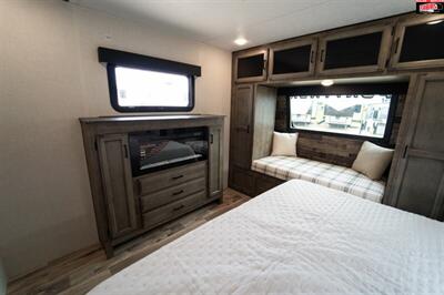 2024 VENTURE RV SPORTTREK TOURING 292VRB   - Photo 28 - Waco, TX 76712