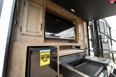 2024 VENTURE RV SPORTTREK TOURING 292VRB   - Photo 8 - Waco, TX 76712