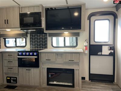 2023 KEYSTONE RV PASSPORT GT 2400RB   - Photo 28 - Waco, TX 76712