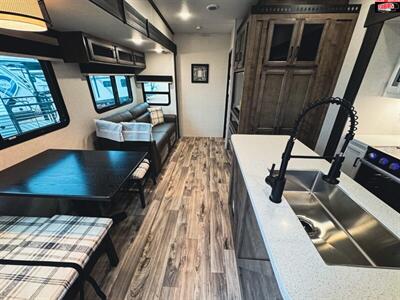 2024 VENTURE RV SPORTTREK 354VBH   - Photo 9 - Waco, TX 76712