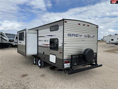 2014 Forest River GREY WOLF 23DBH   - Photo 6 - Waco, TX 76712