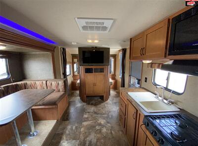 2014 Forest River GREY WOLF 23DBH   - Photo 23 - Waco, TX 76712