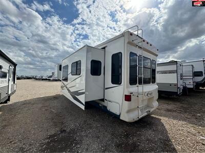 2005 CARRIAGE CAMEO 32RLS  